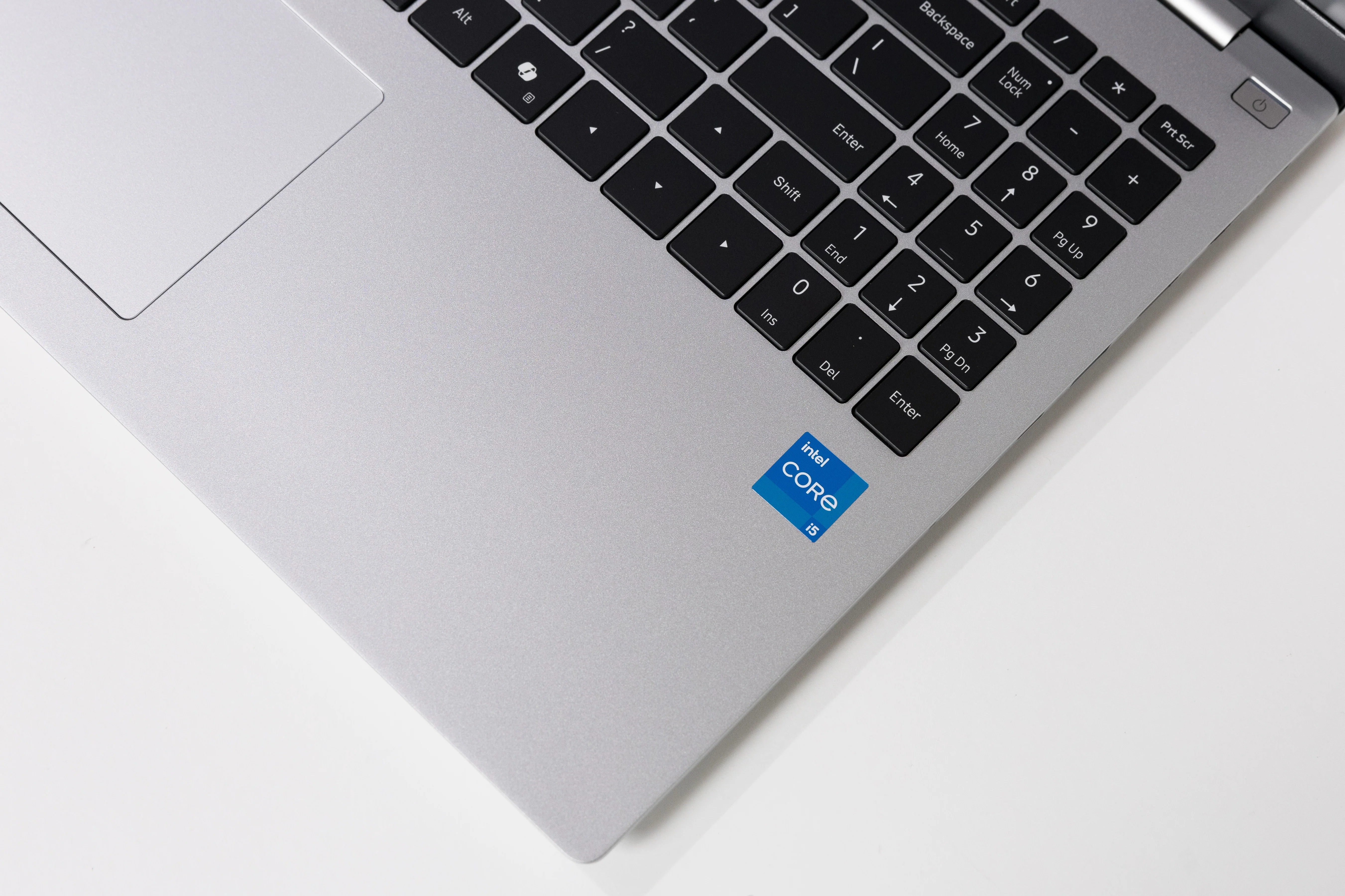 VAIO FS 16" All-Aluminum Laptop  | Windows 11 Home | Intel® Core™ i5-1235U | 16GB RAM | 512 GB SSD | FHD Matte Display | THX® Spatial Audio - Image 6