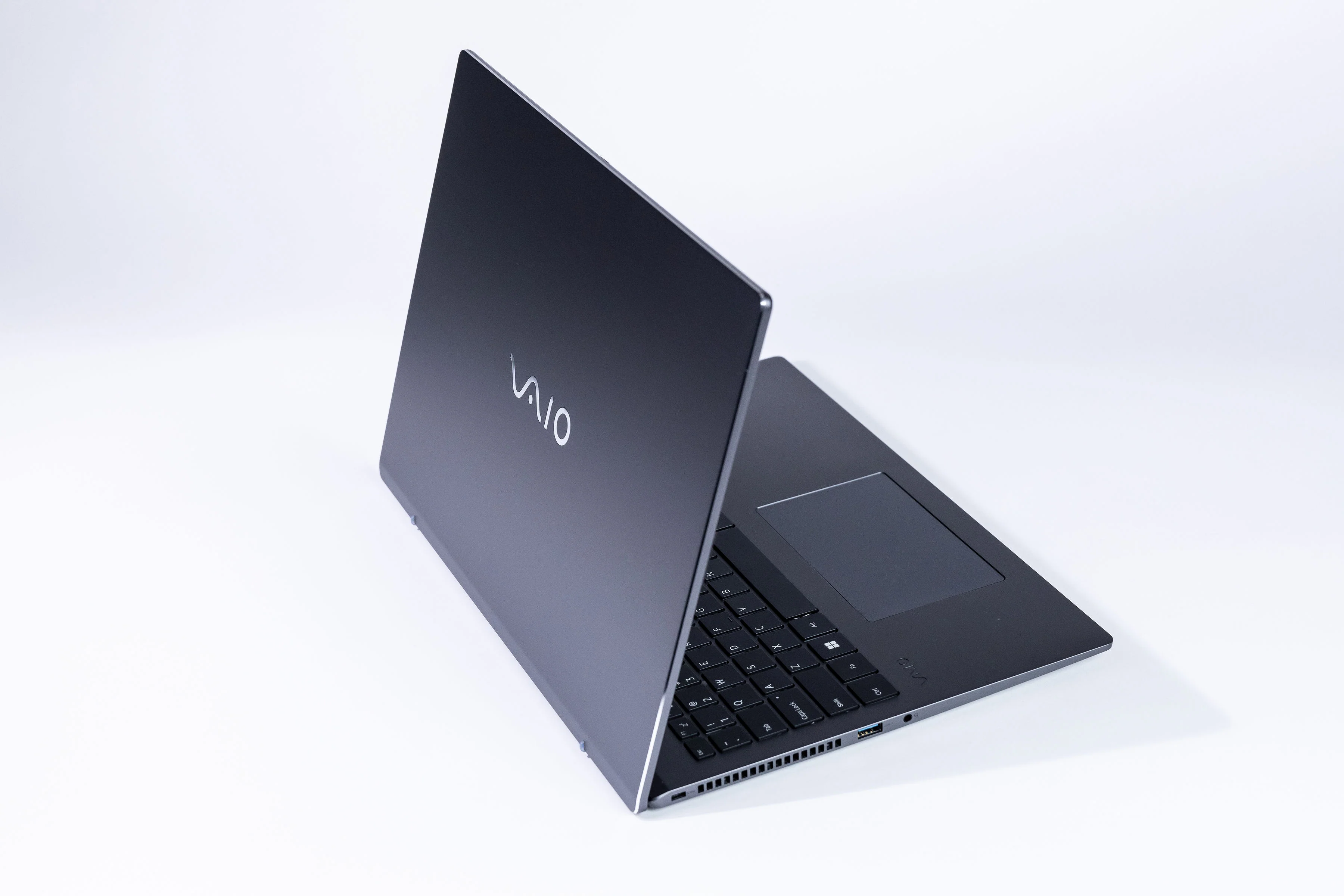 VAIO FS 16" Laptop | Windows 11 Home | Intel® Core™ Ultra 7 (16-Core, AI) | FHD Touch Display | THX® Spatial Audio | All-Aluminum Chassis - Image 3