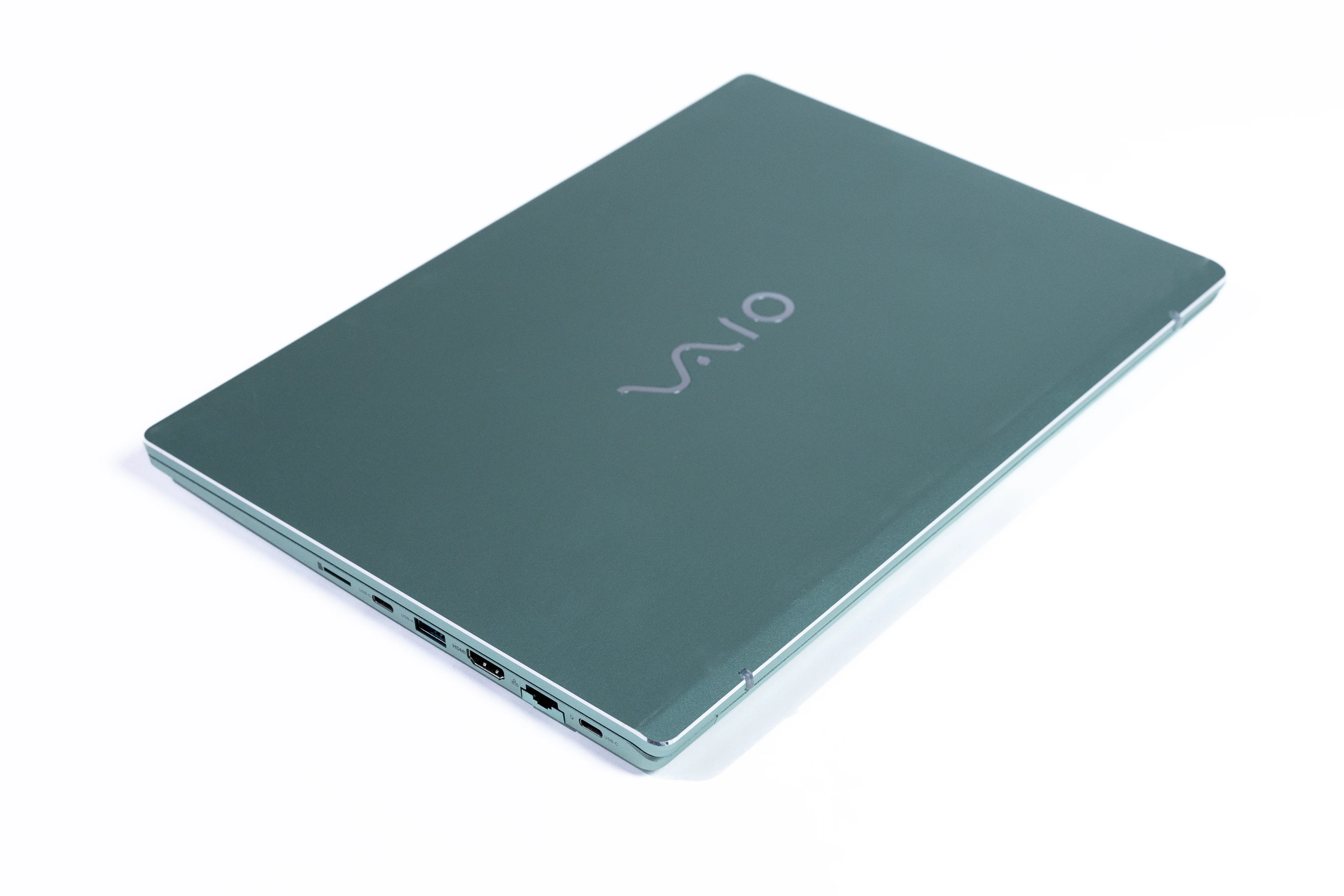 VAIO FS 14.1" All-Aluminum Laptop | Windows 11 Home | Intel® Core™ i3-1215U (6-Core) | 8GB RAM | 512GB SSD | FHD Matte Display | THX® Spatial Audio | 3 Colors - Image 5